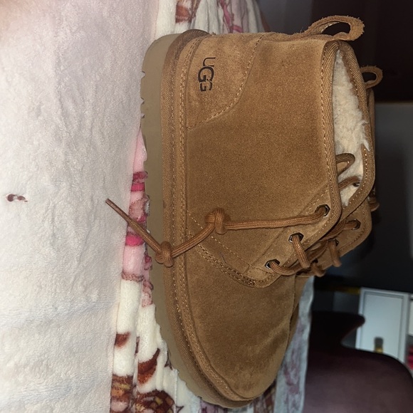 Women’s UGG Neumel leather shoes - Picture 4 of 8